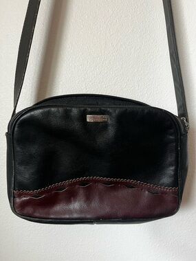 Vintage Louis Feraud Leather Crossbody Bag Black & Burgundy Argentina
